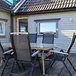 8 Beds - Workers Dream Home - Free Parking - Wifi