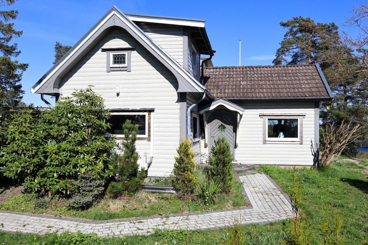 8 Beds - Workers Dream - Free Parking - Wifi Villa *