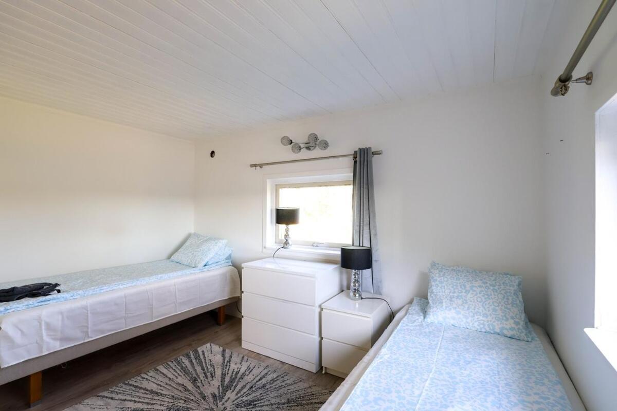 Villa 8 Beds - Workers Dream - Free Parking - Wifi *